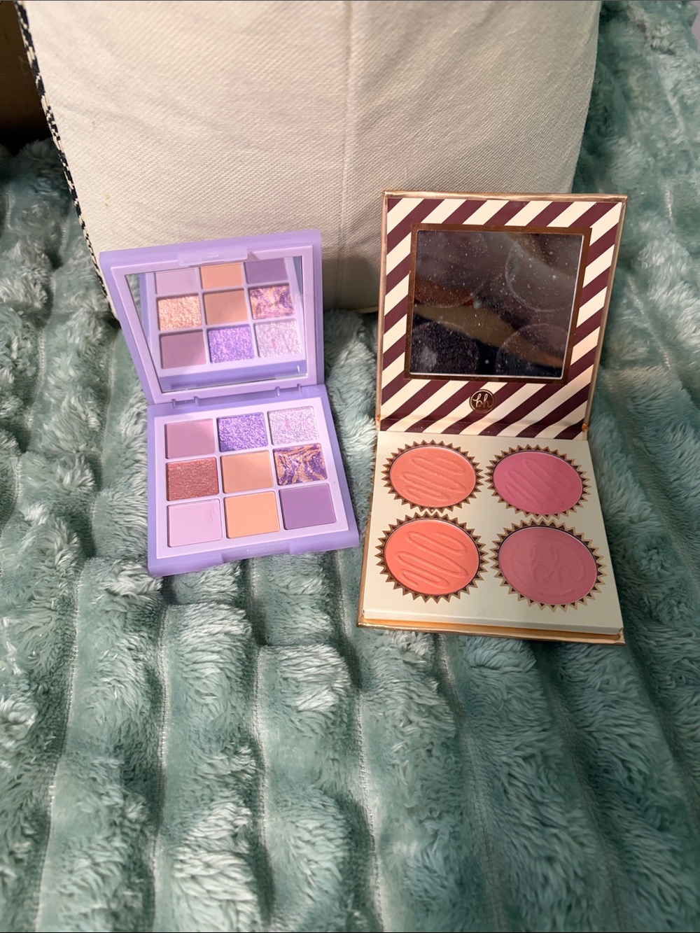Purple Eyeshadow Palette & Peach-Pink Blush Quartet - Women Makeup